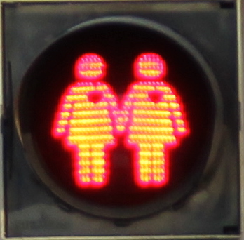 https://de.m.wikipedia.org/wiki/Datei:Wien_Ampel-P%C3%A4rchen_lesbisch.jpg